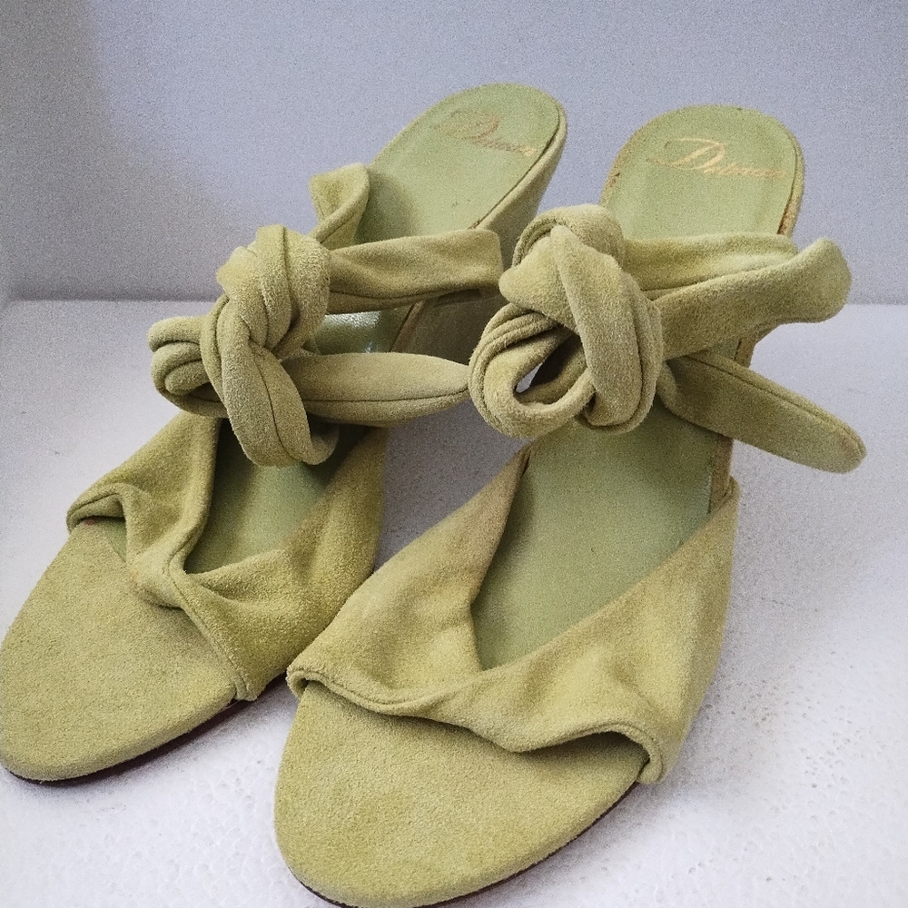 DELMAN SUEDE SANDALS,